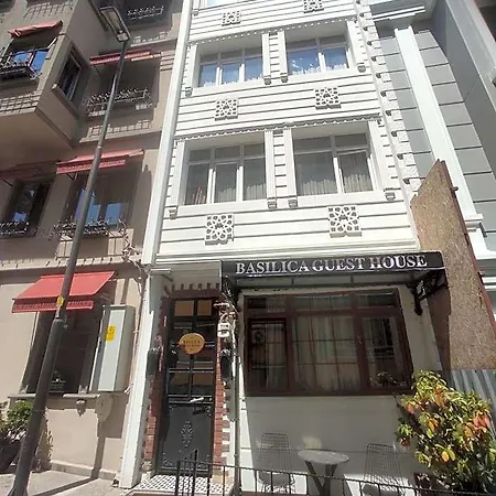 Hotel Basilica 2*